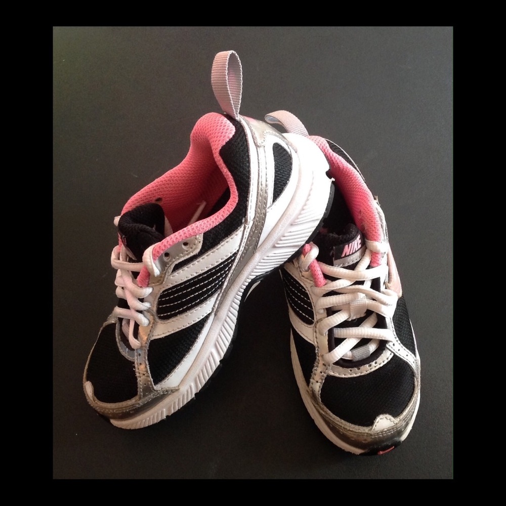 Nike Dart 8 Running Shoe
